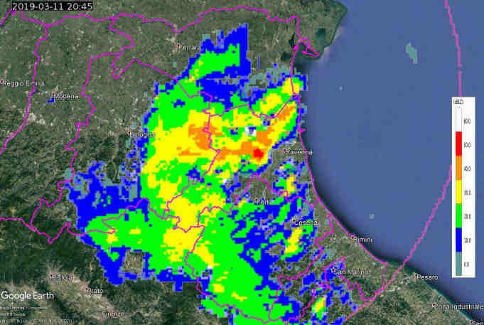 Le strutture fuoriescono completamente dal territorio regionale alle 18:00 UTC.