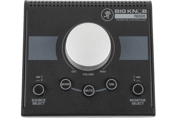 MONITOR XR 624 Monitor da studio XR624, offre prestazioni e precisione di suono attualmente richieste dagli studi professionali. La guida d'onda logaritmica insieme al woofer da 6,5?