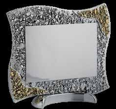 - Fornita con scatola singola - Specificare colore nell ordine 462 h 22 cm ARGENTO Inserto interno 12x16 cm Color: SILVER - Internal insert 12x16 cm - Supplied with single box -