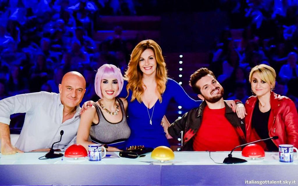 ITALIA'S GOT TALENT Italia's Got Talent è un programma televisivo italiano basato sul format anglo-statunitense Got Talent ideato da Simon Cowell.