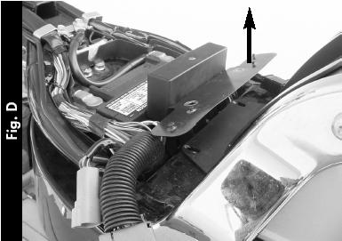 5) Tirare verso l alto la copertura che fissa i relay a sufficienza per poter accedere alla