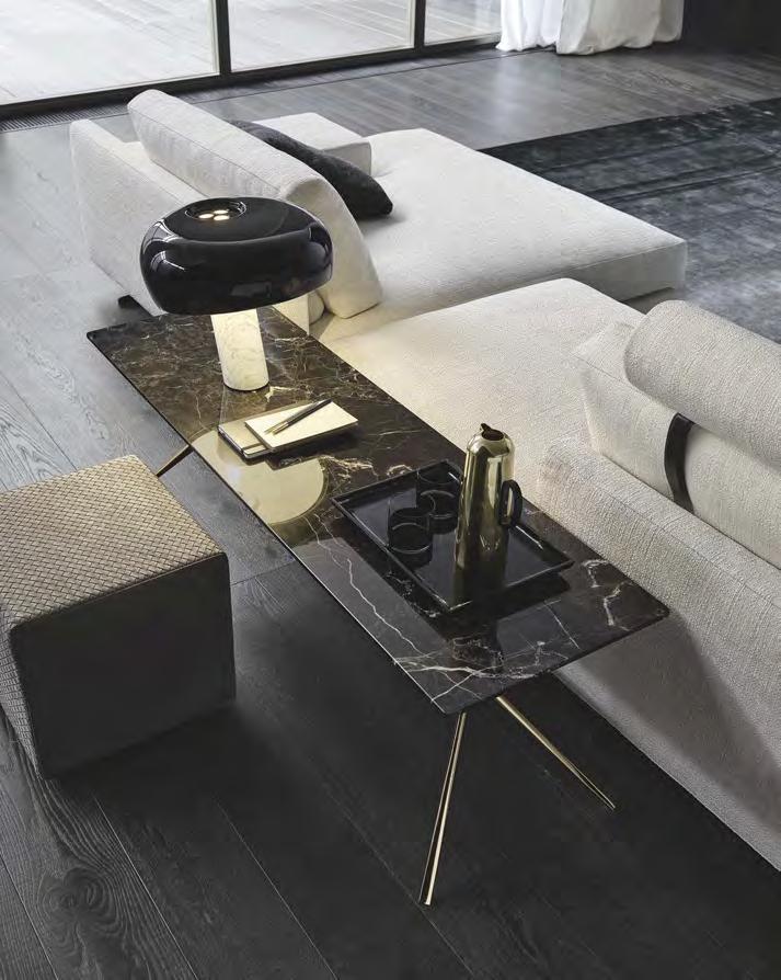 In questa pagina: tavolini e consolle Mondrian con struttura in fusione di bronzo lucidata oro e piani in marmo noir saint laurent lucido e laccato lucido muschio.