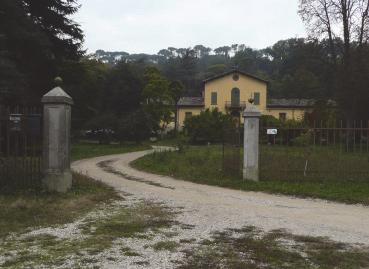 Grandi, attraversa il Parco di Villa Gessi. Il PTCP di Ravenna identifica tale via come itinerario ciclabile turistico-ambientale esistente. 1.