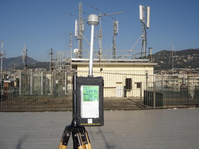 RELAZIONE TECNICA sulle misure di campo elettromagnetico in banda larga effettuate nella città di