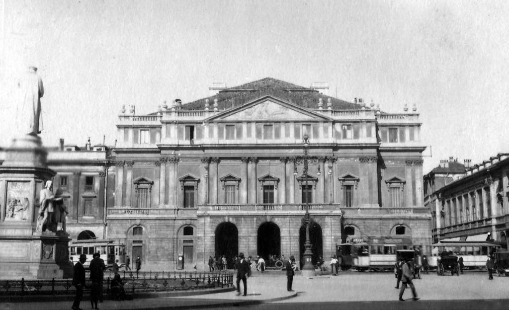 La Scala La Scala era il luogo di incontro per eccellenza della aristocrazia milanese.