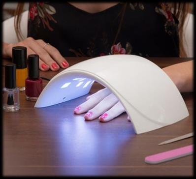 Se ti piace fare la manicure in casa, troverai molto utile la lampada LED UV professionale per unghie Seibella Grazie a questo pratico asciuga smalto, potrai far asciugare le tue unghie velocemente e
