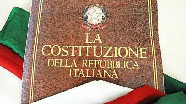 Costituzione Italiana Art. 1 L'Italia è una Repubblica democratica, fondata sul lavoro Art.