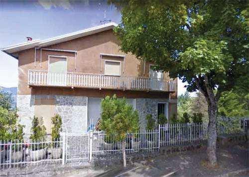 Capoponte, Strada della Val Parma,126 - TIZZANO VAL PARMA Lotto 1 - Fabbricato di civile abitazione di mq.