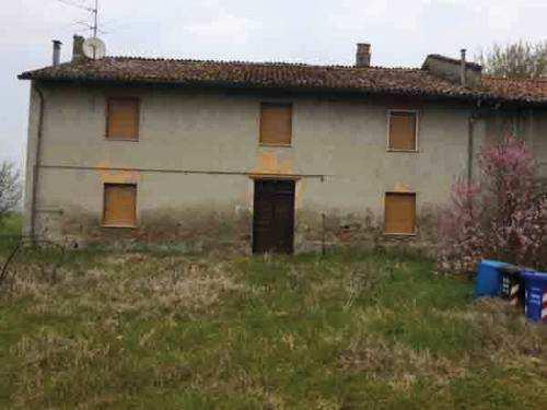 R.G.E. N 60/2016 - N. IVG 16/25C Loc.Vidalenzo,Via Mogadiscio,21 - POLESINE-ZIBELLO Lotto 1 - Complesso immobiliare di complessivi mq.