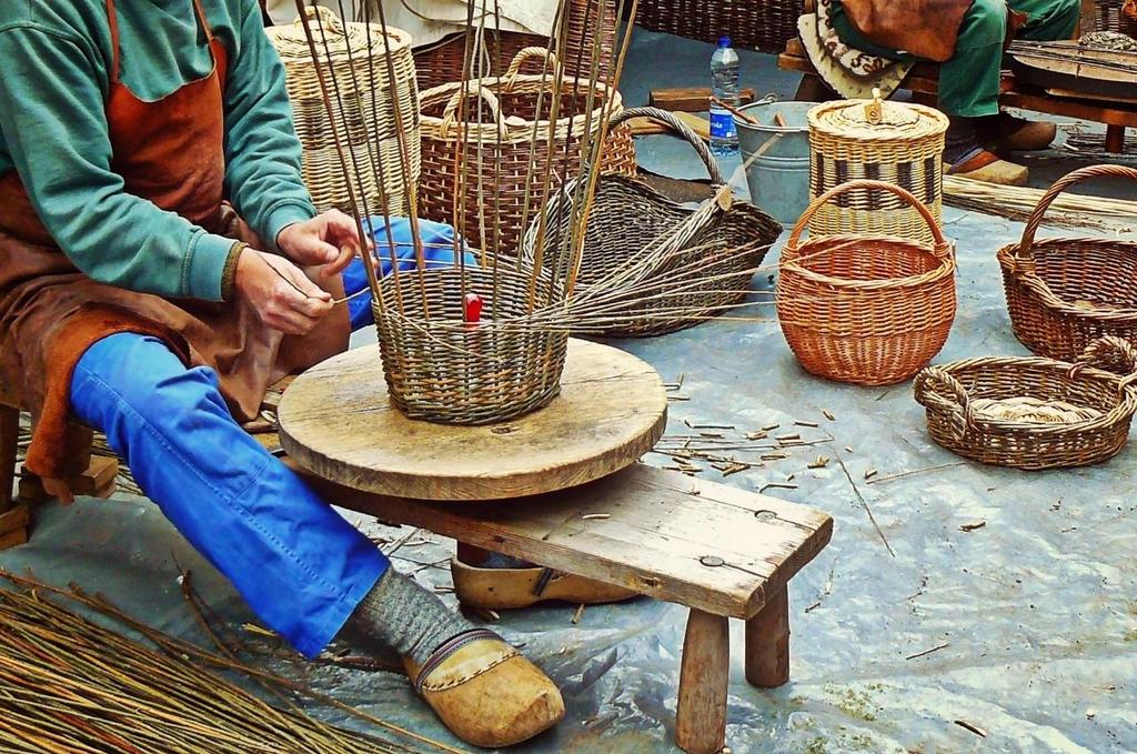 SVELIAMO L INTRECCIO Laboratorio nel quale s impareranno e si metteranno in pratica le nozioni base sulla sorprendente arte della cesteria.