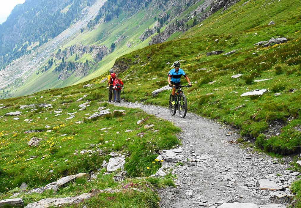 SETTEMBRE Itinerario Grande Traversata delle Alpi - Vallone di Vallanta. Val Varaita - Pontechianale (CN).