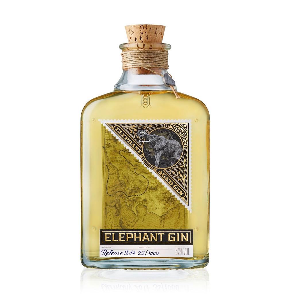 Elephant Aged Gin Il co-fondatore Robin Gerlach si è stato ispirato ad un'usanza risalente al XVIII secolo, quando il gin veniva trasportato all'interno di barili in legno.
