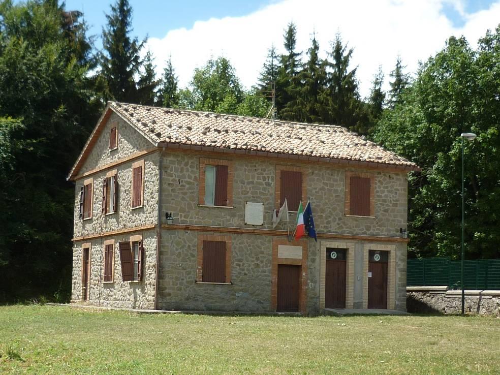 Rifugio del Ceppo Crognaleto (TE), loc Paladini Albergo ristorante la locanda del Cervo Distanza dai comuni più colpiti: circa 70 km Tempi di percorenza: circa 110 Distanza da Amatrice: circa 40 km