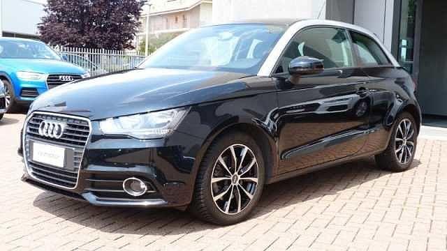 0 TDI 120 CV Q3 Immatricolazione: 10/ 2018 KM: 21 cinture, Programma di Stabilità Elettronica, Sistema di regolazione dei fari, Tergilavalunotto, Volante regolabile ABS, Airbags, Fari Xenon, Chiusura