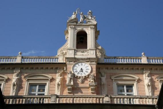 ENTRATE La principale suddivisione delle entrate in base alla provenienza è articolata per TITOLI.