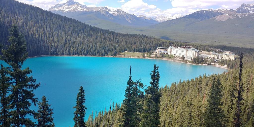 Dopo la camminata rientriamo a Banff dove ci possiamo rilassare alle terme o continuare ad esplorare e sentirsi un po abitanti di questa piccola cittadina.