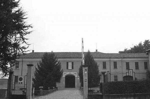 Istituto delle Suore Canossiane Lesmo (MB) Link risorsa: http://www.lombardiabeniculturali.