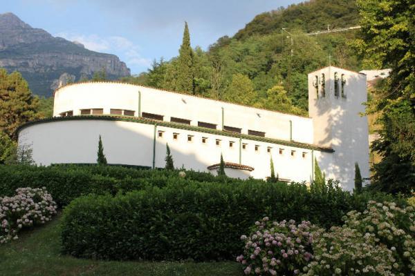 Chiesa del Redentore e di S. Caterina dell'istituto per anziani Airoldi e Muzzi Lecco (LC) Link risorsa: http://www.