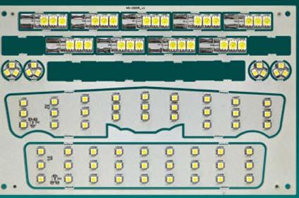 12 LED-304 Volkswagen Golf VI Interni / Esterni 8 LED-305 Nissan Qashqai Interni / Esterni 3 Kit luci interne Volkswagen Modello Piattaforma Anno Golf 5 1K 08/2004 > 05/2009 Golf 6