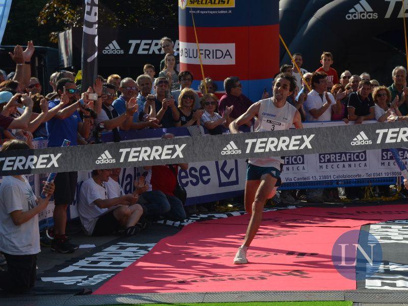 ResegUp (VIDEO) 1 Dieci anni di emozioni: Martin Dematteis sorpassa Simukeka in discesa e trionfa Nella gara femminile è la bergamasca Daniela Rota ad alzare le braccia al cielo (Classifica in fondo