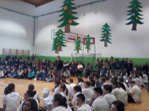 Il Coro di voci bianche per la festa natalizia della Don Bosco 1 COSTA MASNAGA Come ogni anno, la Scuola Secondaria di Primo Grado Don Bosco di Costa Masnaga, ha aperto le proprie porte per