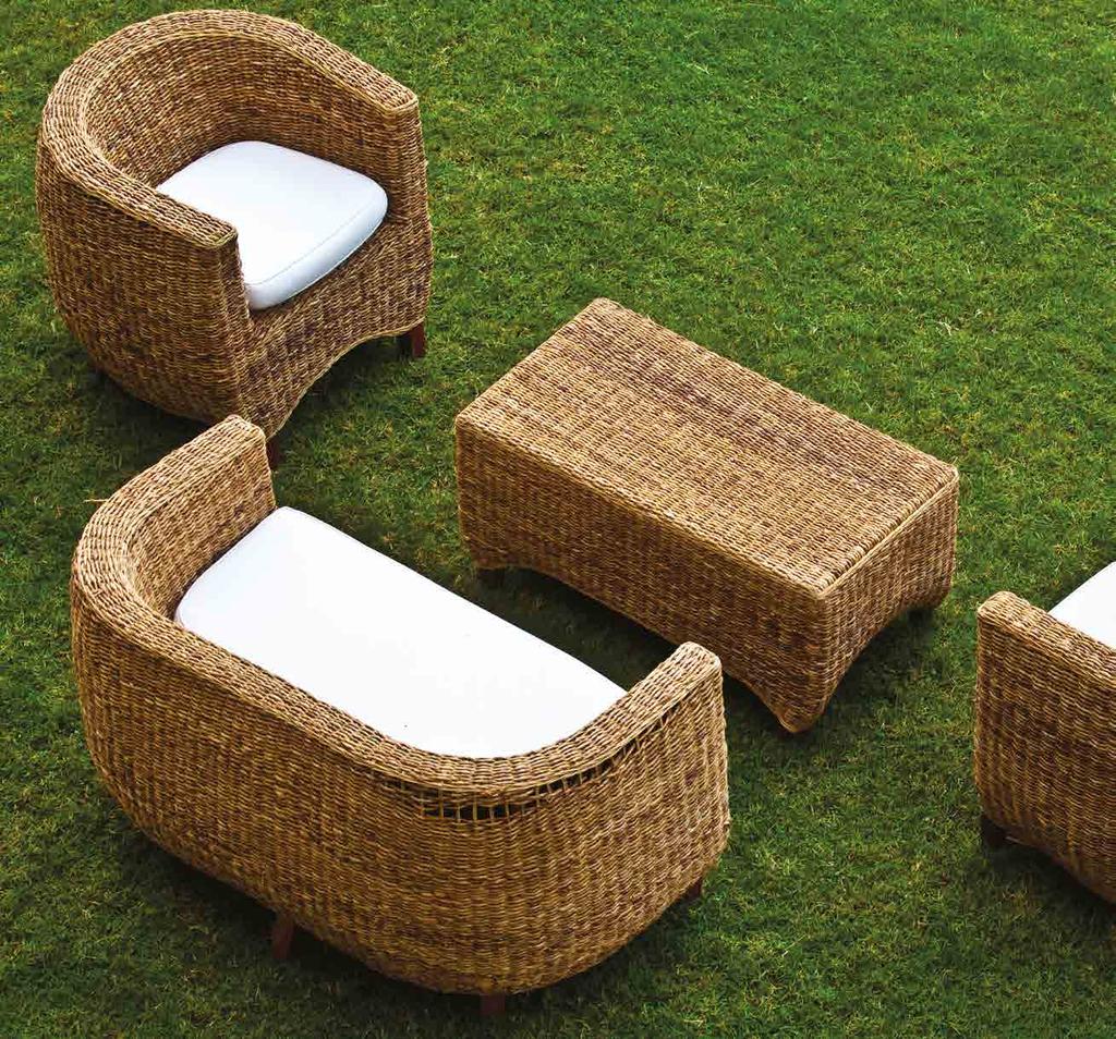 ARREDO GIARDINO MOBILI IN RATTAN Il rattan naturale è un intreccio di fibre che si ottengono da diverse piante tropicali, resistente alle intemperie e di grande gusto ed eleganza.