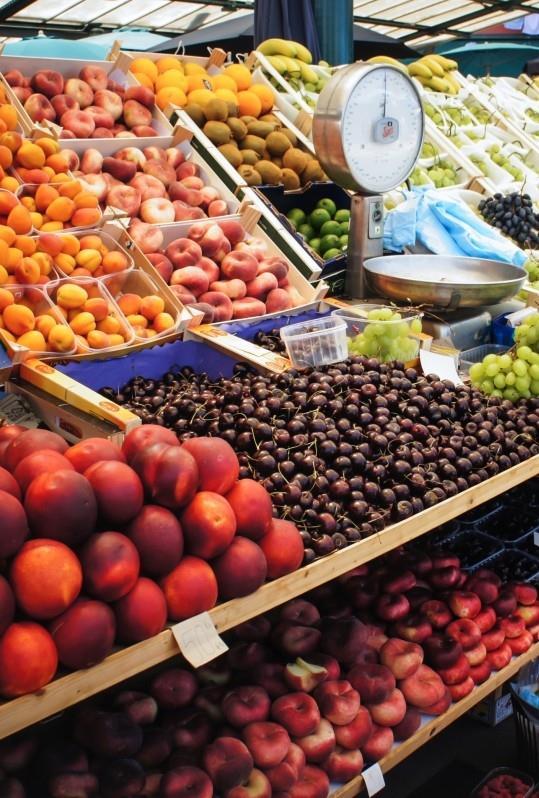 MERCATO POTENZIALE Questo tipo di agricoltura di precisione si sposa benissimo con diverse colture: melo, arancio, pero, albicocco, pesco, vite, kiwi ma anche mais, patate In Europa sono coltivati