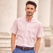 30: 30g/m²). JE933M Men's Short Sleeve Easy Care Oxford Shirt 70% cotone, 30% poliestere. Camicia da uomo con collo botton down, tasca lato cuore. Orlo stondato, bottone di ricambio. (Col.