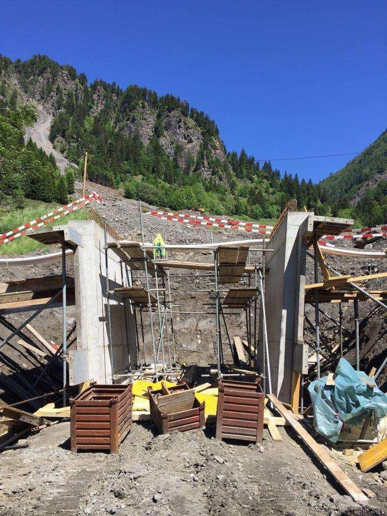 4. VAL SELVA (GHIRONE), PREMUNIZIONE FRANA E FLUSSI DETRITICI Gli interventi di messa in sicurezza urgenti in Val Selva, nel comune di Blenio, si sono resi necessari a seguito della frana del 21