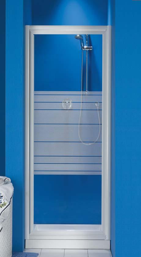 Box doccia composto da una porta pivotante con apertura verso l'esterno. Apertura e chiusura facilitate dalle manigliette di particolare forma ergonomica. Estensibilità 40 mm.