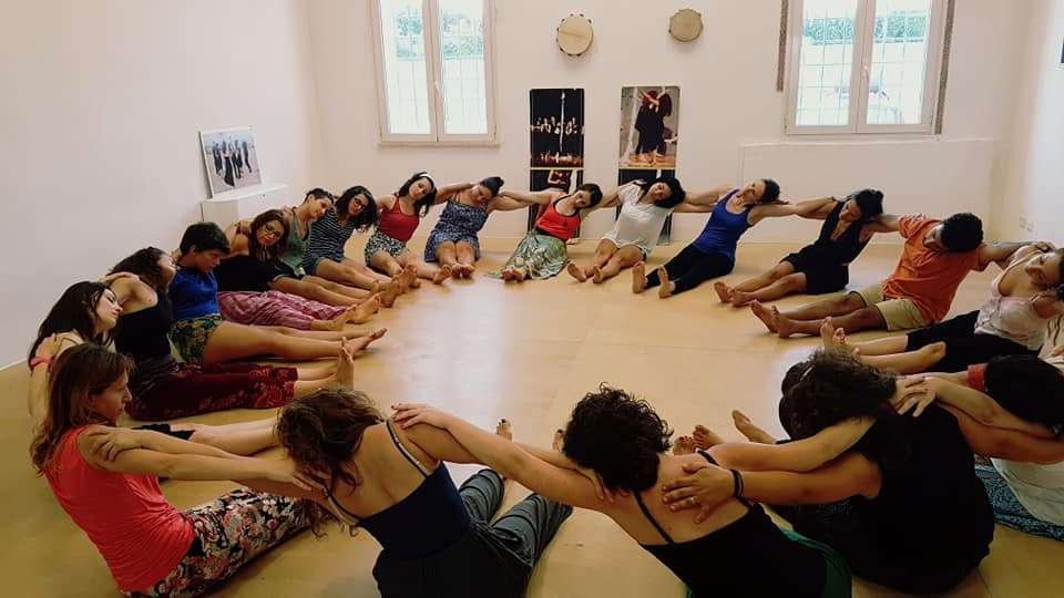 Laboratorio danza tradizionale maschile e accenni sulla scherma salentina con Davide Monaco Presentazione della Compagnia di Sc