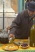 PANE E OLIO, le radici della cultura e gastronomia mediterranea. Due elementi semplici, frutto della terra e della più semplice lavorazione.