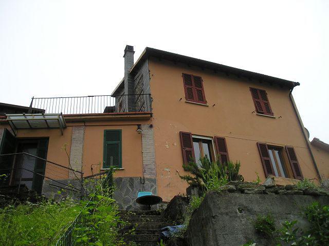 Das Immobilienportal der Schweizer Makler. COLLEGNAGO 3 ½-Zimmer Zimmer-Landhaus mit Garten Casa di 3 ½ loc.