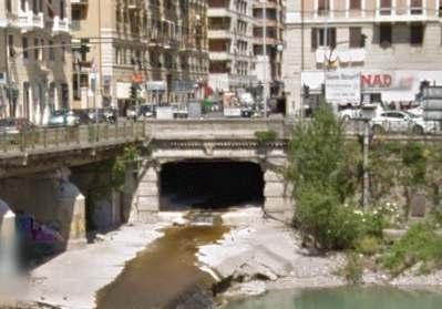 28 Sbocco della copertura terminale, in corrispondenza di Ponte Serra sul Torrente Bisagno. 3.