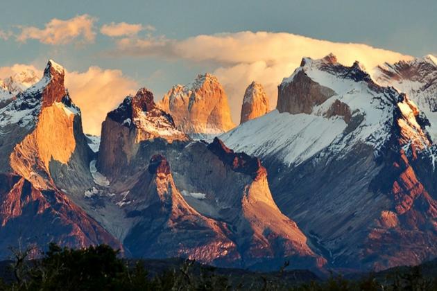 Itinerario che riserva innumerevoli emozioni grazie alla varietà delle attività, che spaziano dall escursione al ghiacciaio più famoso del mondo, il Perito Moreno, al Parco