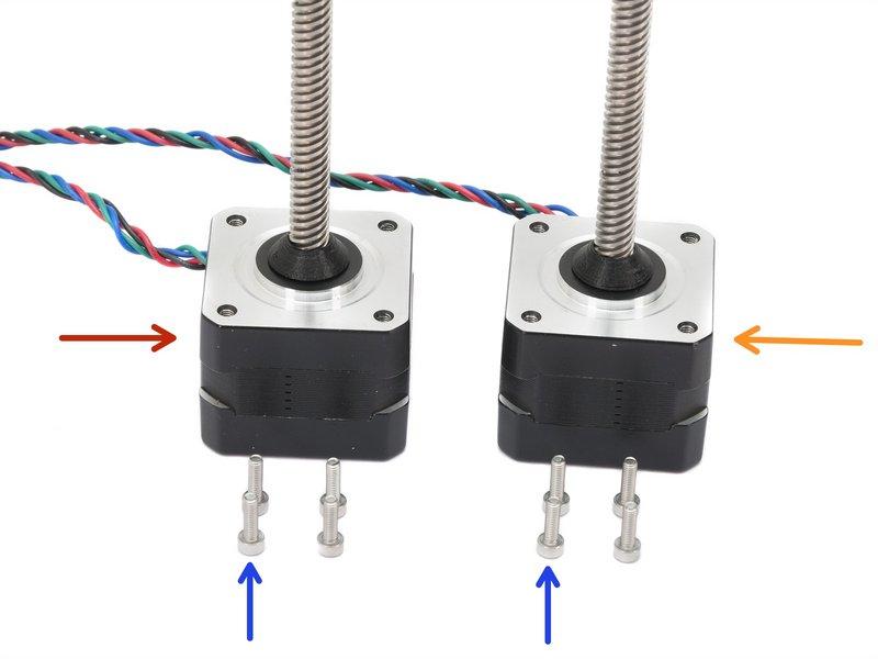 Step 4 Asse Z: assemblaggio dei motori Per il seguente passo prepara: Motore Z sinistro (etichettato Z axis left, con il cavo più corto) Motore Z destro (etichettato Z axis