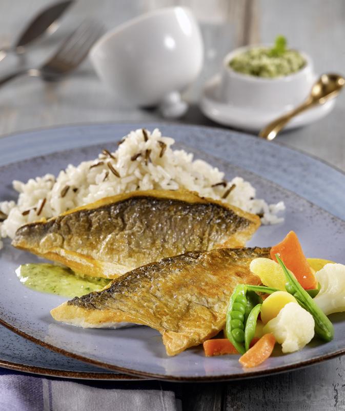 PIATTI DI PESCE 6,99 Orata Filetto di orata con riso selvatico e verdura A, D, F, G, L, M, N, P Contorni/allergeni Patatine fritte 1,90 Patate/G, L, M 2,00 Verdura/G 2,00 Mix di riso selvatico 2,00