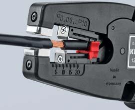 profondità per taglio di conduttori a più fili in rame e alluminio fino a 10 mm² ed unipolari fino a 6 mm² >