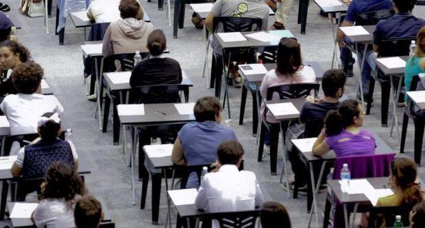 Università, lunedì a Napoli i test per Medicina tra le polemiche PER APPROFONDIRE:medicina, napoli, università NAPOLI - Bene i nuovi test di ingresso per le Facoltà di Medicina e Odontoiatria, ma c'è