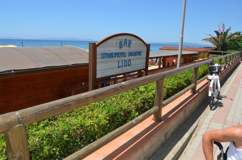 incontaminato e quasi sempre calmo.. DAL PARCHEGGIO ALL INGRESSO PRINCIPALE Lo stabilimento balneare Lido si trova a Follonica in Viale Italia.