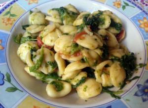 Orecchiette con le cime di rapa Le orecchiette con le cime di rapa chi non le conosce e chi non le ha mai cucinate!