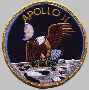 Contributi Fig. 2. Apollo11 - logo della missione. Fig. 3. Aldrin vicino al LEM sulla Luna. 4 paggio: Neil A. Armstrong, Edwin E.
