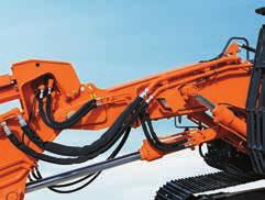 Prestazioni superiori di scavo Il circuito idraulico maggiorato consente all escavatore ZX135US-6 con braccio Tunneling di utilizzare accessori e benne più grandi del modello standard.