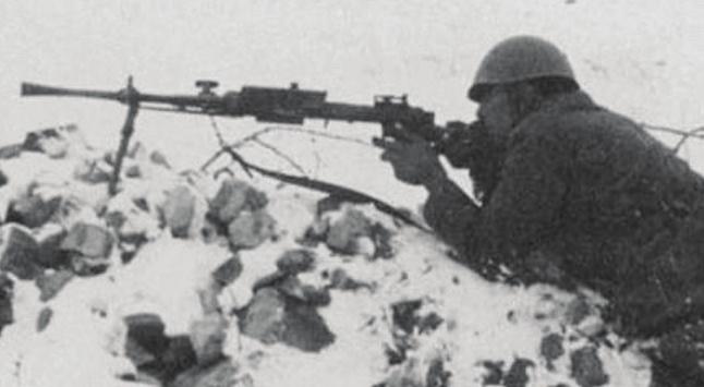 17.1.1 Ci sono quattro obiettivi possibili: 1 Čir. Il giocatore sovietico deve concentrare i suoi sforzi nell offensiva sul Čir contro le truppe Tedesco-Rumene.