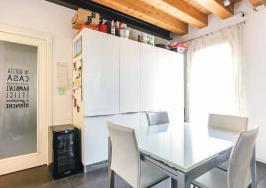 000 Conscio In contesto residenziale recente, appartamento su 2 livelli, composto da: zona giorno con cucina separa abitabile, terrazzo,