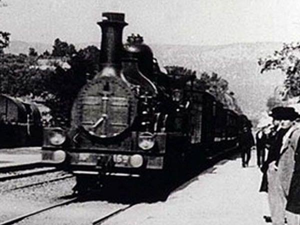 il primo film dei fratelli Lumière: treno e cinema nello stesso