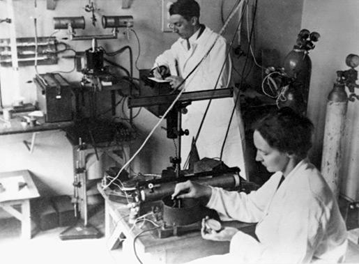 1934: le ricerche del gruppo Fermi (II) All iniziò dell anno era stata annunciata la scoperta della radioattività artificiale indotta dal bombardamento di elementi con