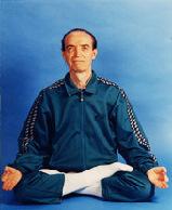 con esercizi di Hata Yoga, Asanas, Pranayama e meditazione. Insegnante: Roberto Tacconi Primo modulo: 30 ore Lunedì e Venerdì dalle 17.30 alle 19.00 Costo: 70.