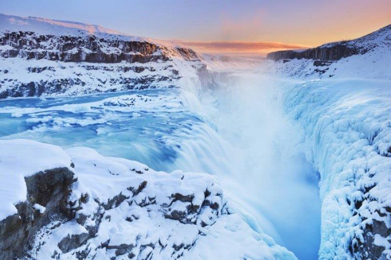 Partenza in direzione est, lungo la costa meridionale verso il ghiacciaio Jökulsarlon e la sua bella laguna.