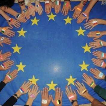 2002 CONSIGLIO EUROPEO, BARCELLONA: entro il 2010 tutti gli Stati dell UE dovranno mirare al raggiungimento dei seguenti obiettivi: 1. miglioramento della formazione di insegnanti e formatori, 2.